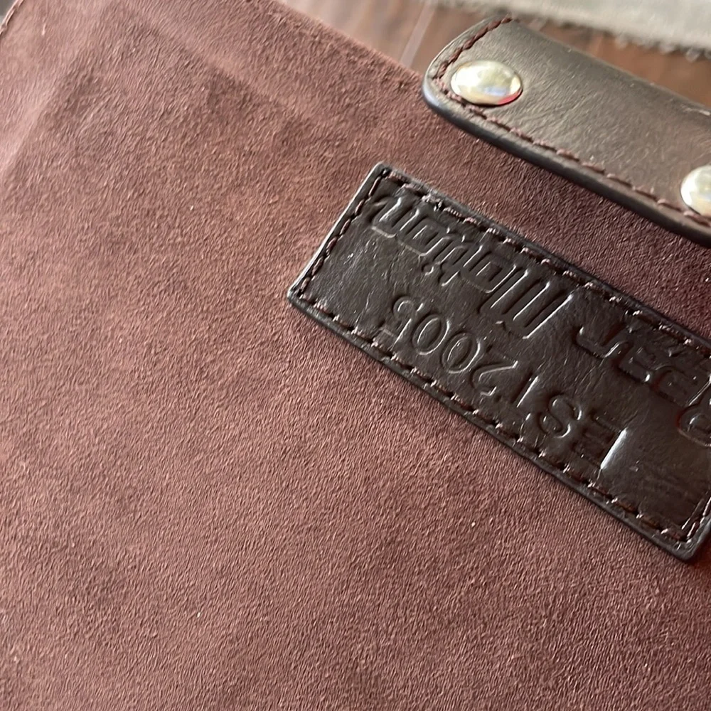 Best Motion Tablet Case Crossbody Brown Interior Card Slots Shoulder Strap - Picture 8 of 11